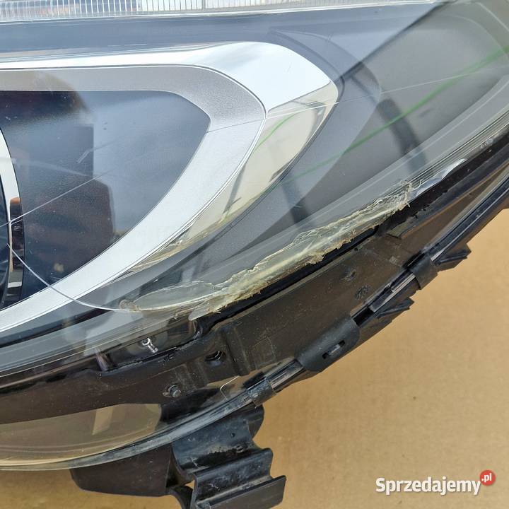 MERCEDES BKLASA W246 REFLEKTOR LAMPA BIXENON Bieleń