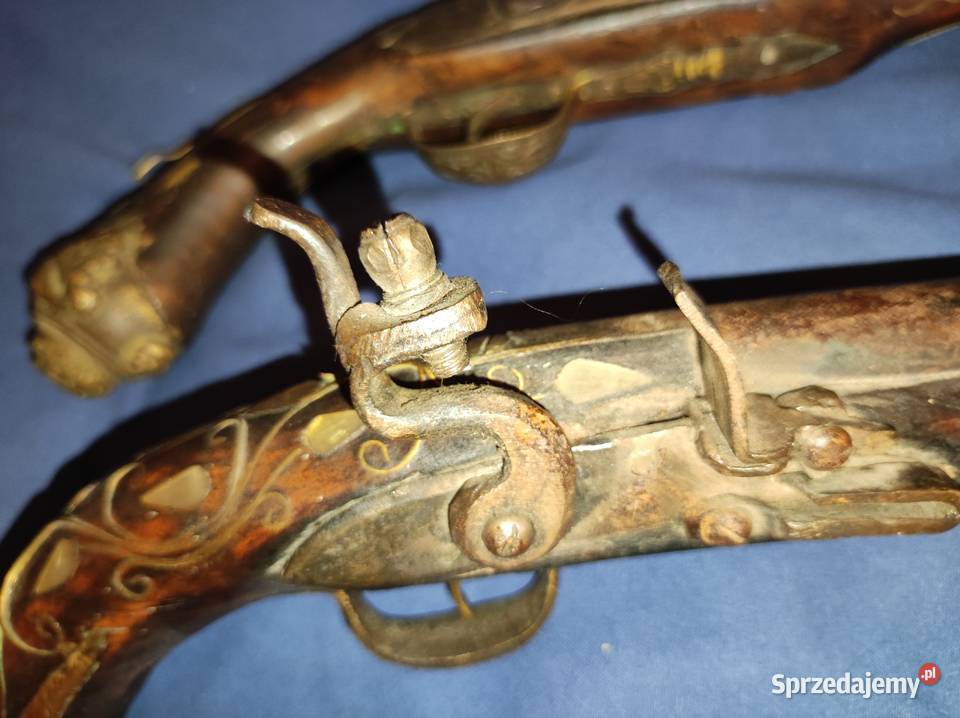 Pistolety skałkowe duże zdobne