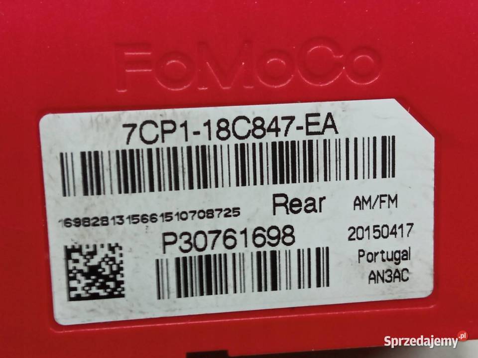 WZMACNIACZ ANTENY KOMPLET 7CP118C847EA Rok produkcji 2015