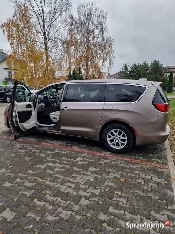 Chrysler Pacifica 8 osobowa Warszawa