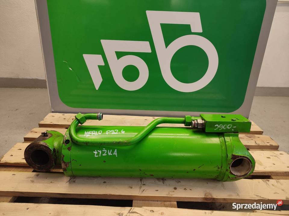 Siłownik poziomowania łyżki Merlo P 326 Wilkowo