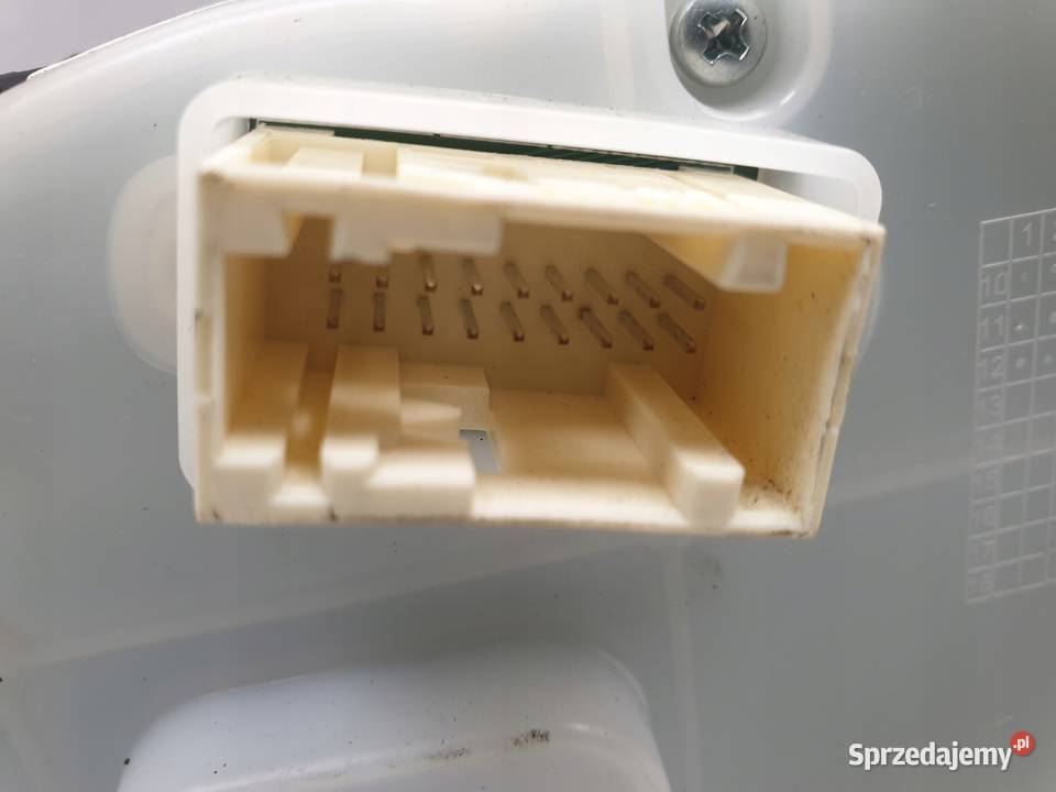 Peugeot 208 16 HDI LICZNIK ZEGARY 9674643080 osobowe Rudka