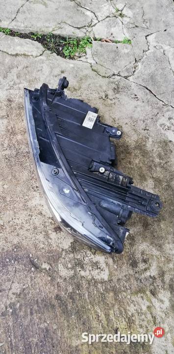 VW Passat B8 Lift Lampa Lewa Full LED 2021r osobowe Poświętne sprzedam