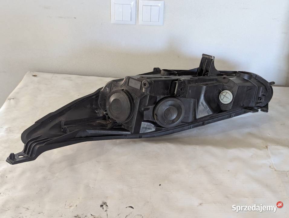 Lampa przód prawa lewa Ford Fiesta MK7 sprzedam