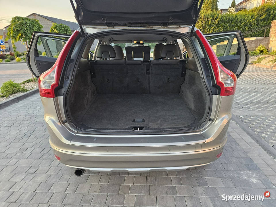 Volvo XC 60 20D 5 Cylindrów Skóry Navi Serwis I lakier metallic Zagnańsk