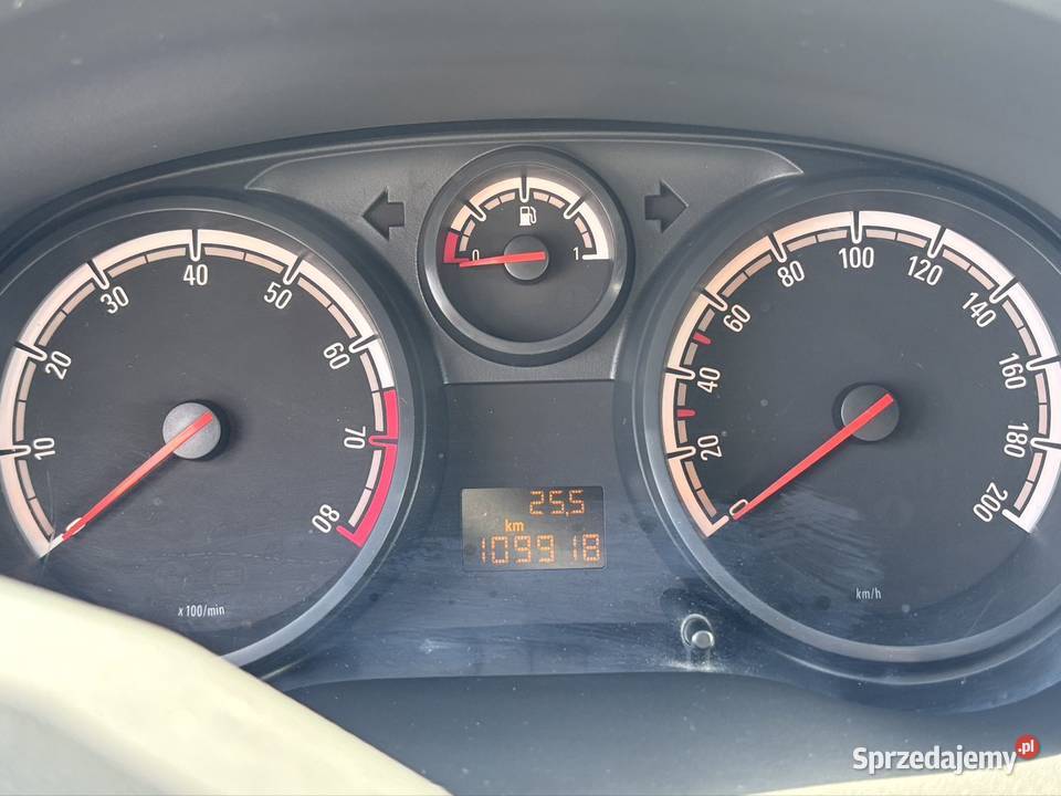 Opel Corsa D 10 pierwszy właściciel lakier metallic lubelskie