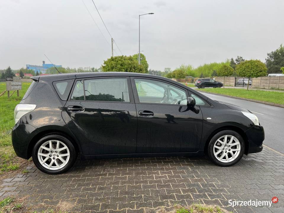 Toyota Verso 18 BenzLpg 7 osobowy hak kamera Verso łódzkie Zduńska Wola sprzedam