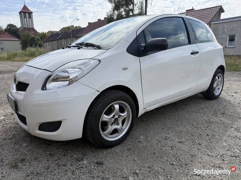 Toyota Yaris 2009r 10L 69 Benzyna Myślibórz