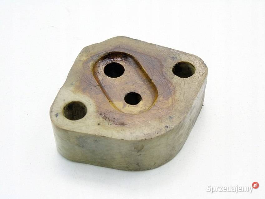 PODSTAWA DYSTANS POMPY PALIWA FIAT 126P 600
