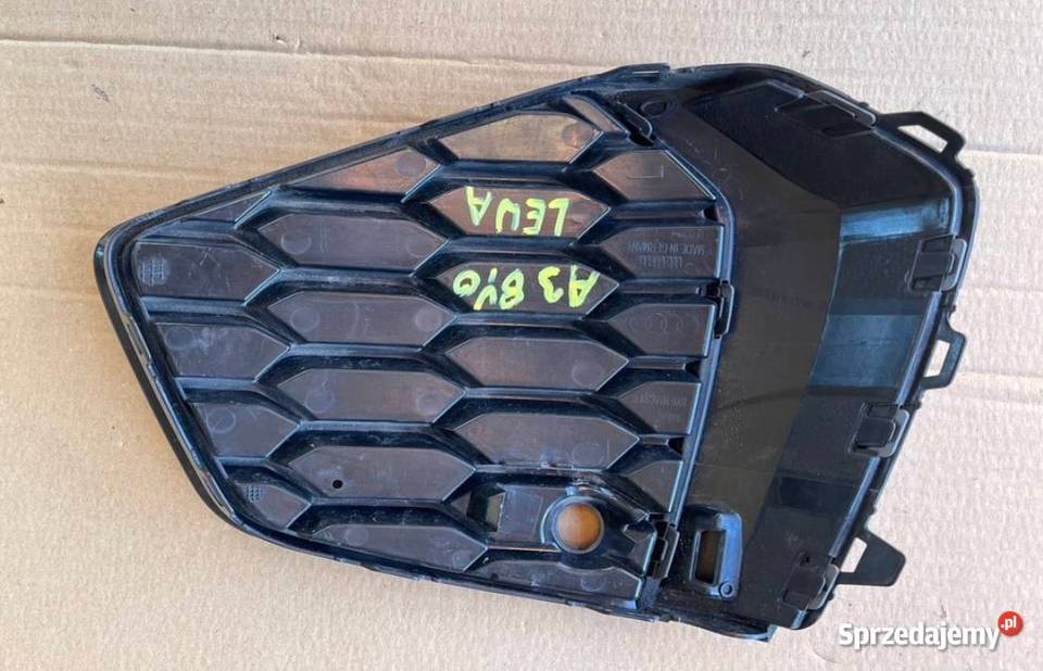 AUDI A3 8Y0 SLINE KRATKA LEWA ZDERZAKA PRZÓD Międzychód
