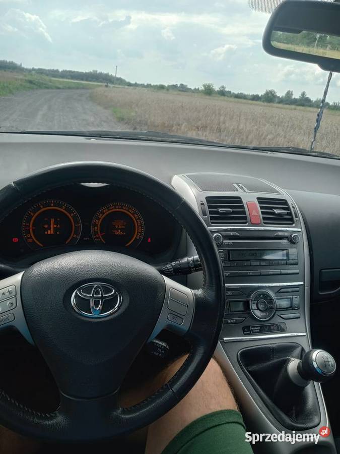 Toyota Auris 16 LPG niezawodna beż korozji mazowieckie sprzedam