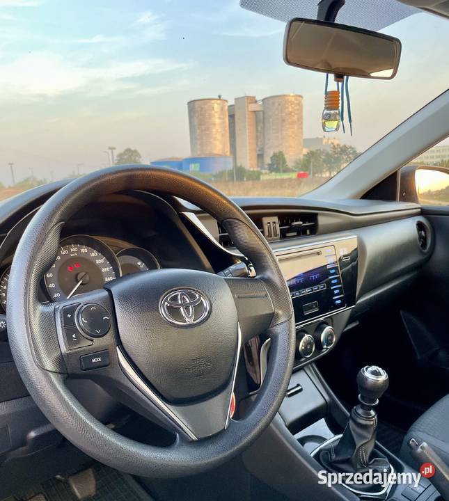 Toyota Corolla 2019r 16 benz 132 niski przebieg Białystok