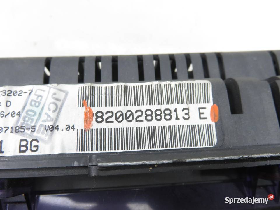 LICZNIK RENAULT ESPACE IV 19 dCi 8200288813E
