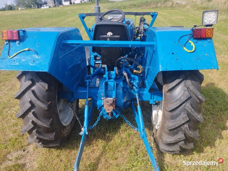 Sprzedam ciągnik ford 3000 Napęd 2x4 Stary Sącz sprzedam