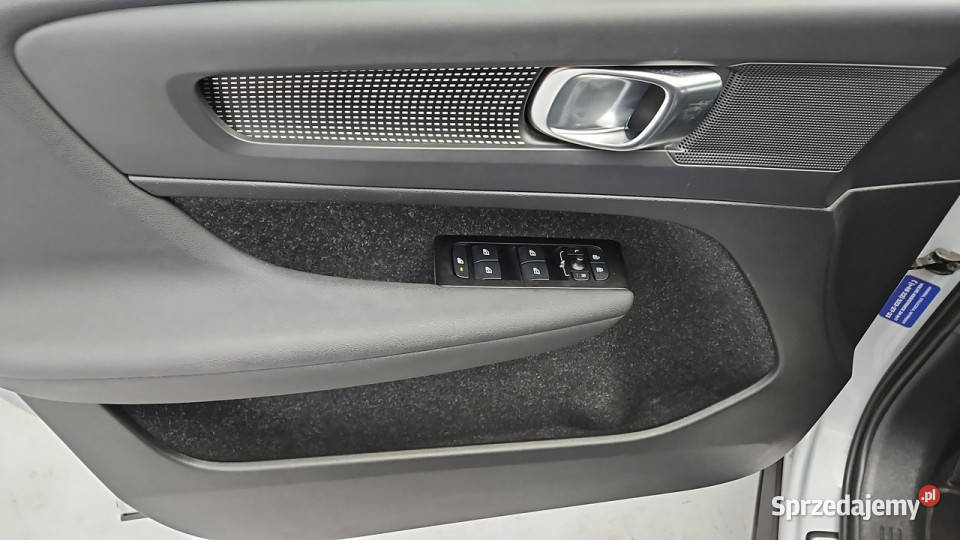 Volvo XC 40 15 T5 PlugIn Hybrid RDesign Z Volvo Warszawa
