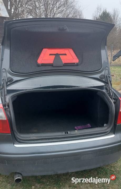 Sprzedam Audi a4 b6 20 benzyna 2001r uszkodzone Sedan / Limuzyna mazowieckie Prandocin sprzedam