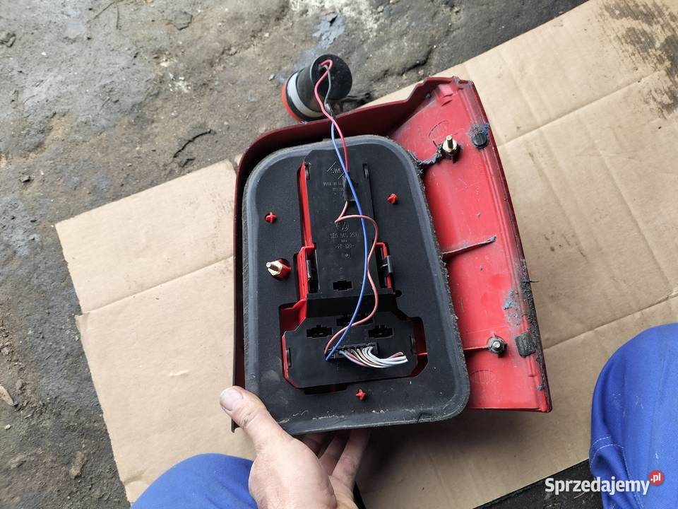 VW PASSAT B5 KOMBI LAMPA TYŁ TYLNA LEWA lubelskie