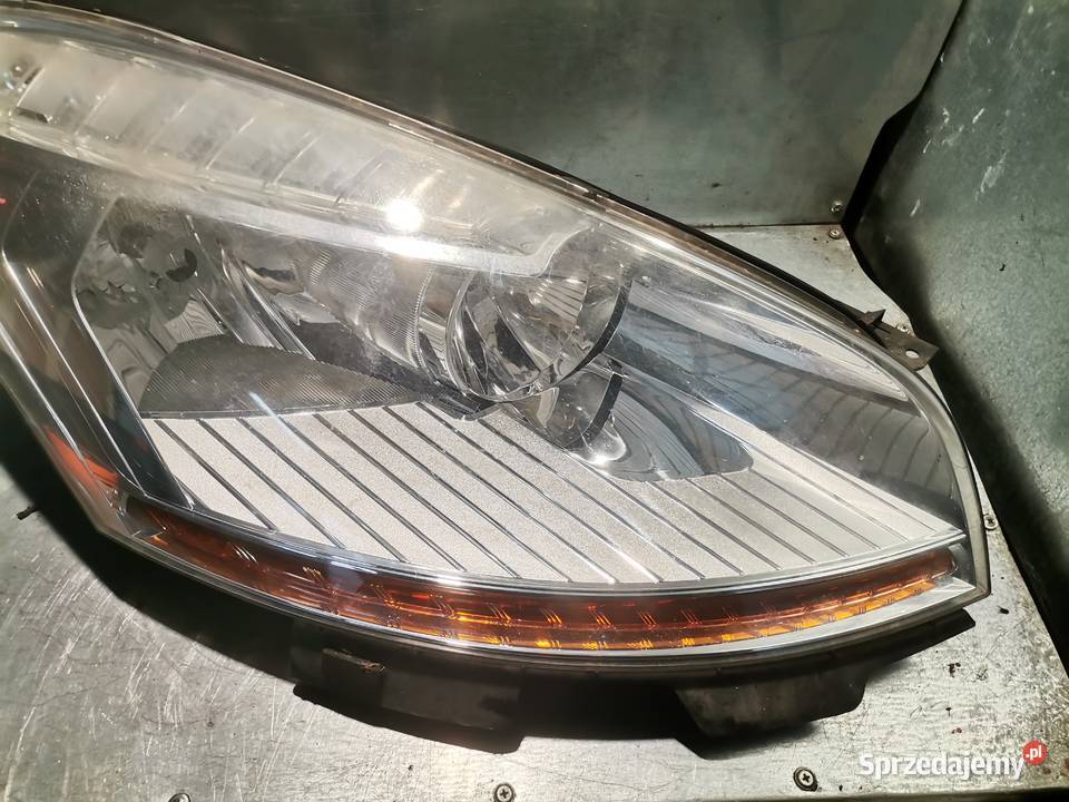 LAMPA PRAWA PRZEDNIA PRAWY PRZÓD CITROEN C4 I osobowe Nowy Sącz