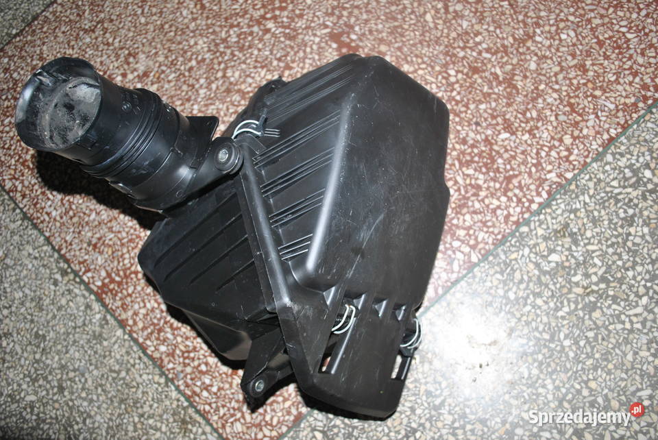 Obudowa filtra powietrza BMW E60 E61 523I 525I