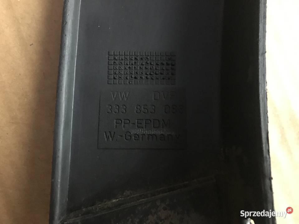 VW PASSAT B3 GT KOMBI LISTWY BOCZNE BŁOTNIKÓW osobowe