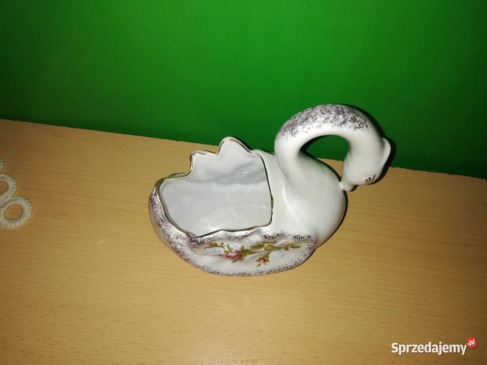 Porcelana z lat PRL łabądź
