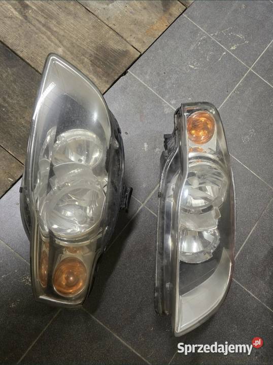 Lampy przód A4 b7 Lampy przednie Motoryzacja Święcany sprzedam