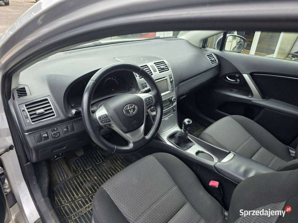 Toyota Avensis 20 Benzyna 152 Kamera srebrny Słupsk