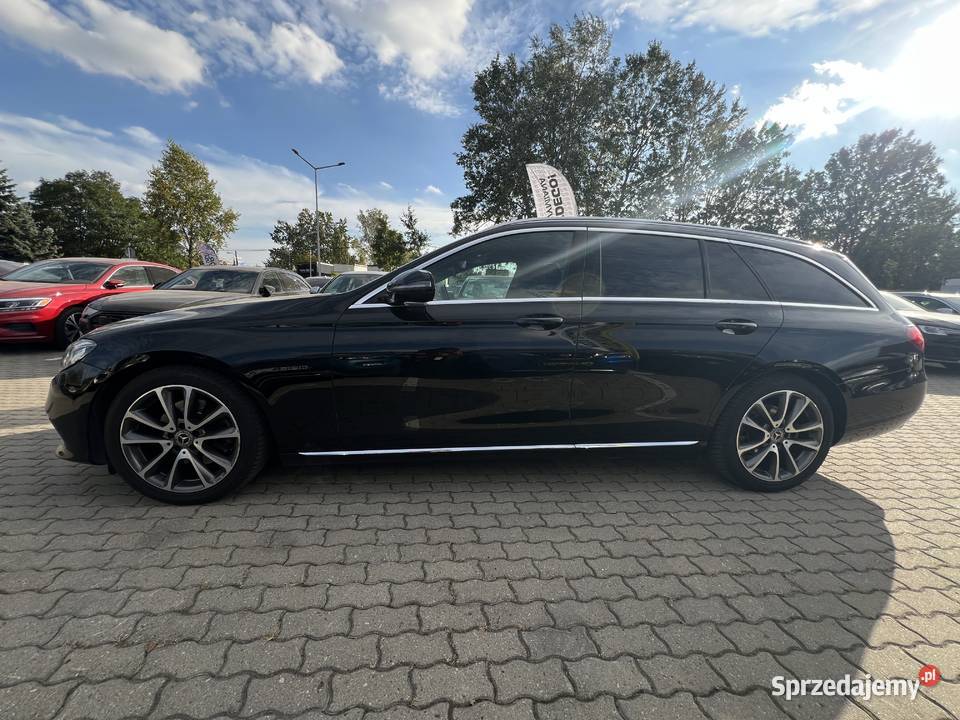 MercedesBenz E 220 2018 światła LED