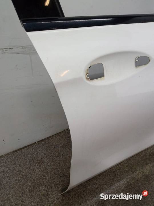 DRZWI PRAWE PRZÓD 149 MercedesBenz Eklasa V