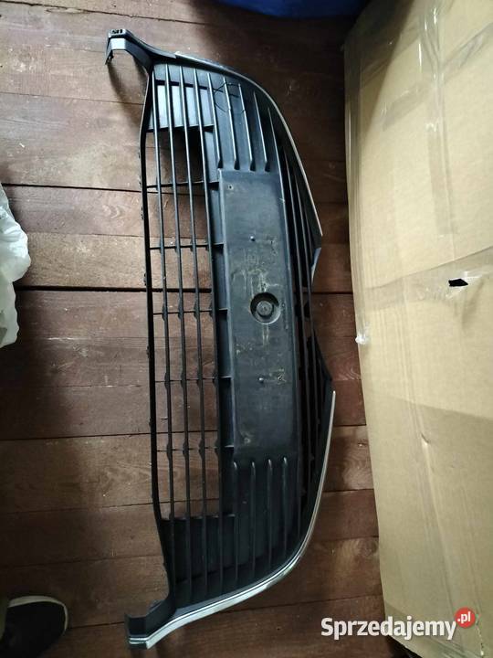 Toyota Yaris III lift Grill kratka atrapa osobowe Karoseria Warszawa