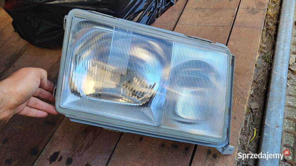 Reflektor prawy lampa W124 mercedes osobowe