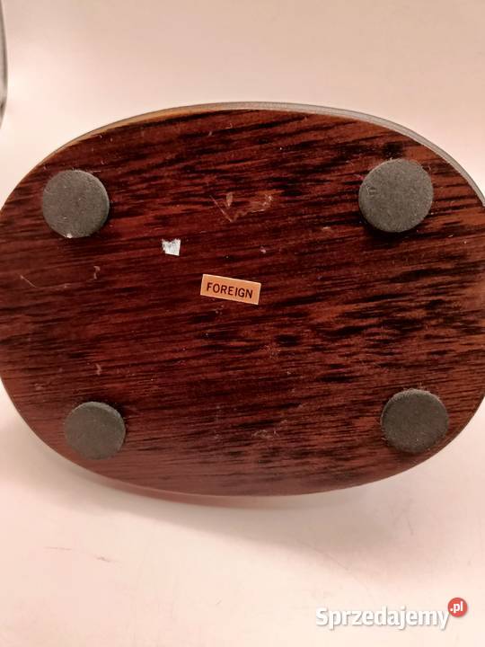 Figurka sowa na drewnianej podstawce ozdoba