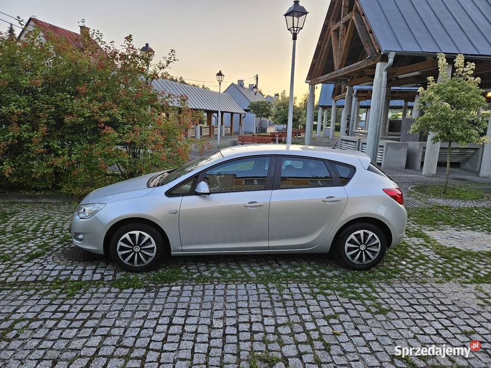 Opel Astra J 2010r 14Turbo 120 Klima Grzane manualna