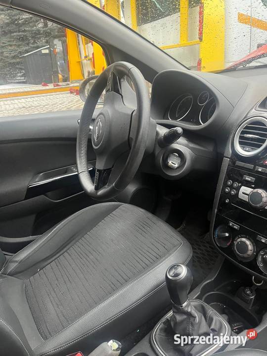 Powypadkowy Opel Corsa 14 D mazowieckie Warszawa
