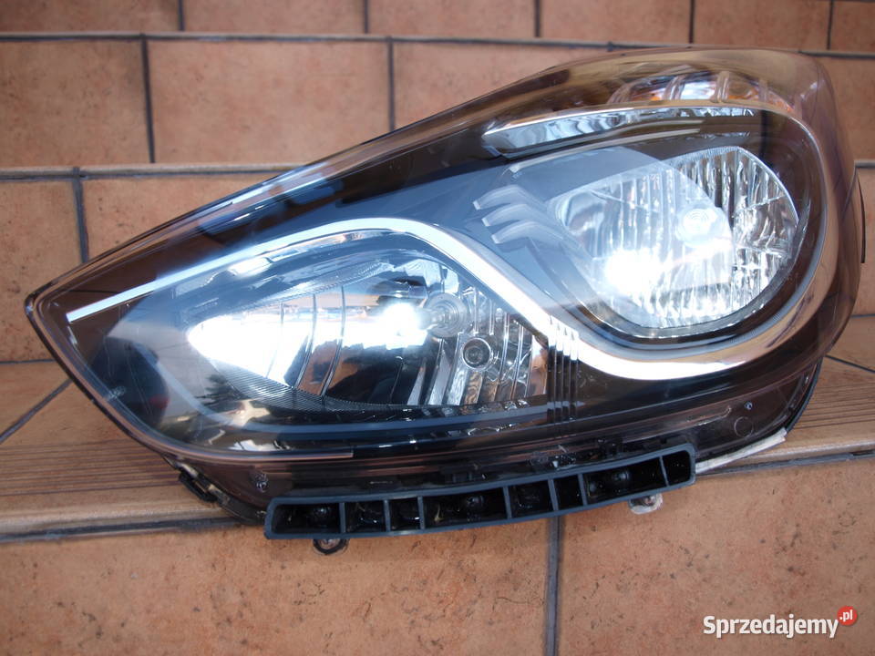 Hyundai ix20 lampa lewa przód 9 pinów 2010 2019r
