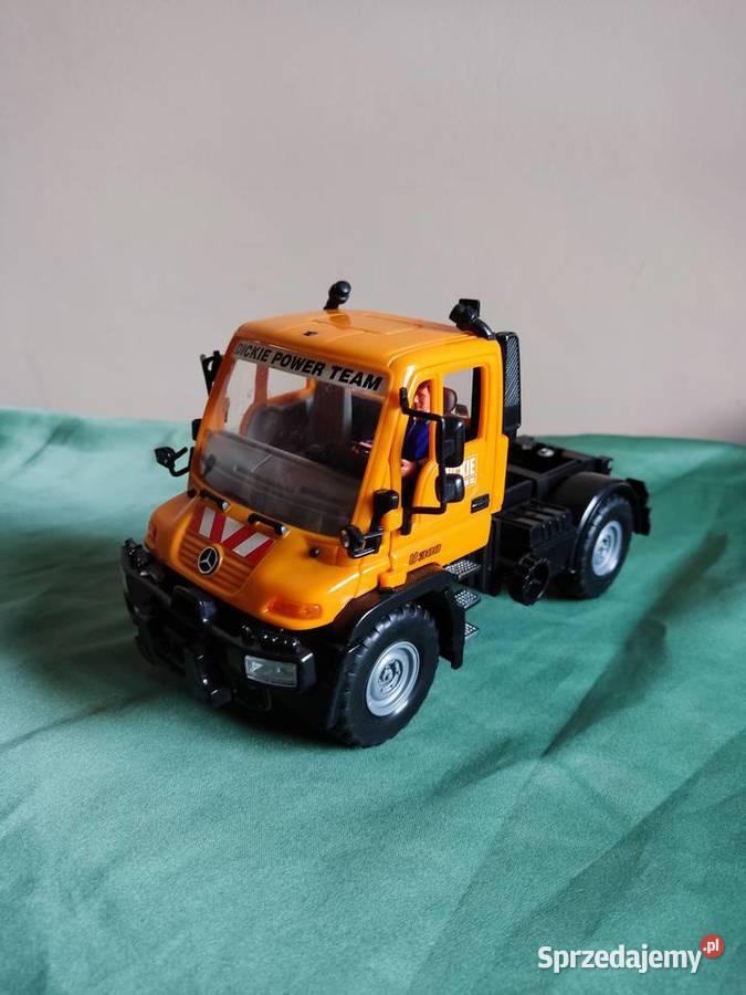 Model samochodu zabawka MercesesBenz Unimog U300