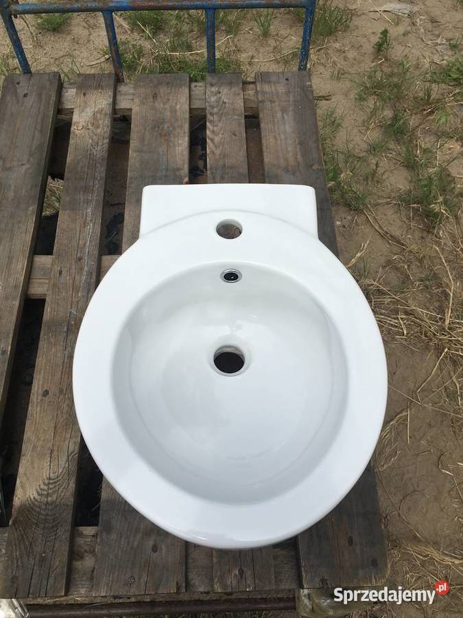 Bidet wiszący 51x40 firmy AZZURRA 2695225 Bidety Pruszków