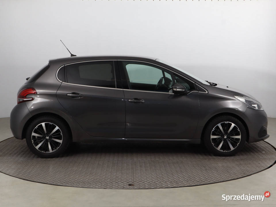 Peugeot 208 12 PureTech światła przeciwmgielne Peugeot Bielany Wrocławskie