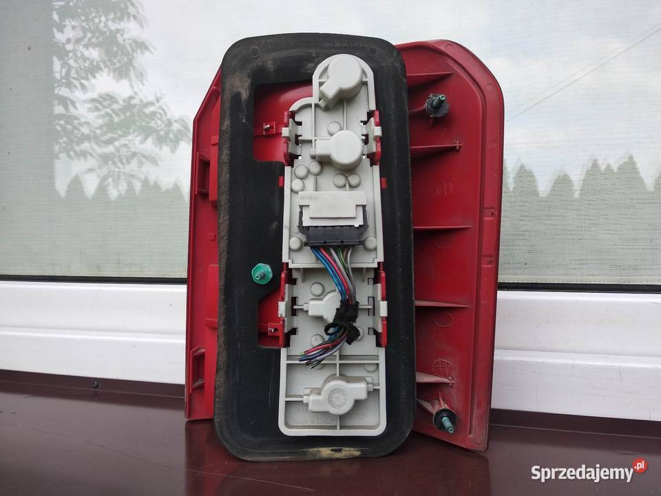 Audi A2 lampa tył tylna lewa wkład oprawka Lampy tylne łódzkie Sieradz sprzedam