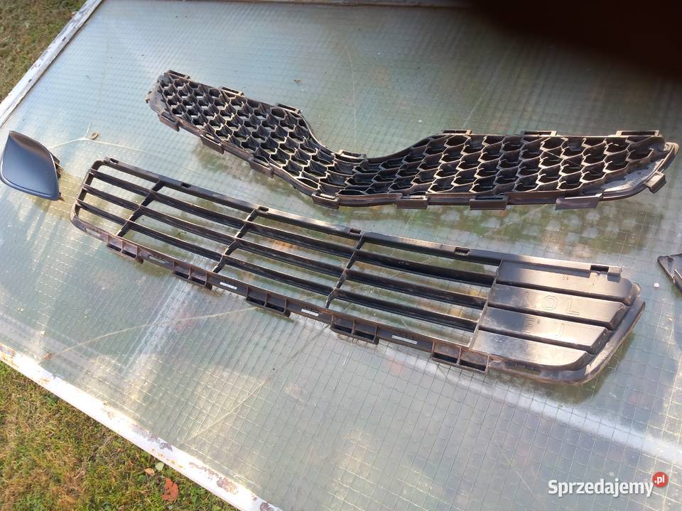 Toyota yaris II lift grill oryg kratki zderzaka
