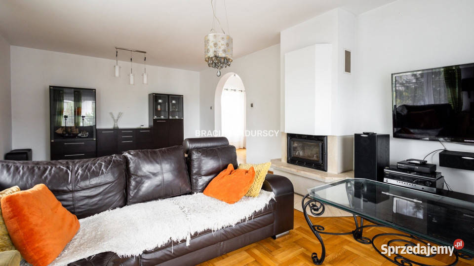 Dom wolnostojący sprzedam Kraków 2696m2