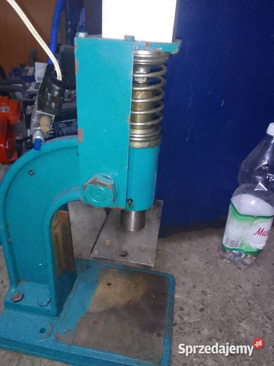 Prasa pneumatyczna skok 30mm wysokość całkowita Kraków