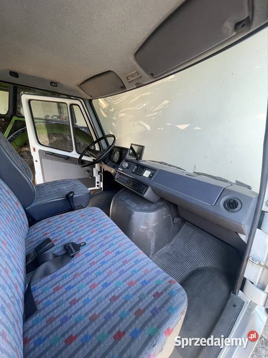 Mercedes T1 410D koniowoz donprzewozu koni Lubin
