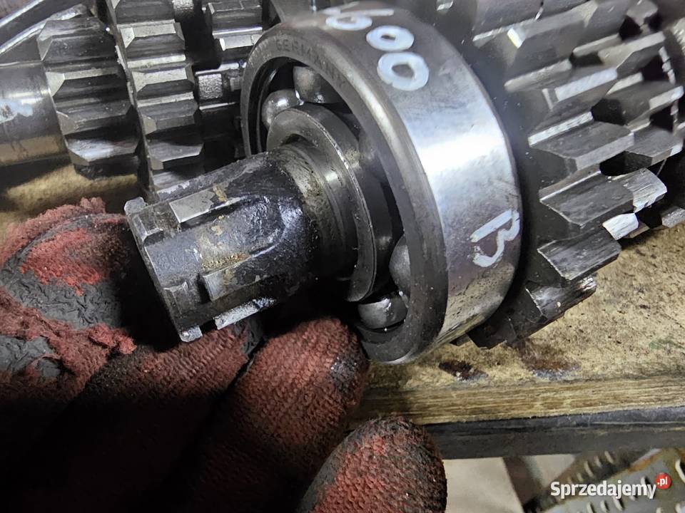 Suzuki DR 600 650 skrzynia biegów wałek wałki Jelenia Góra