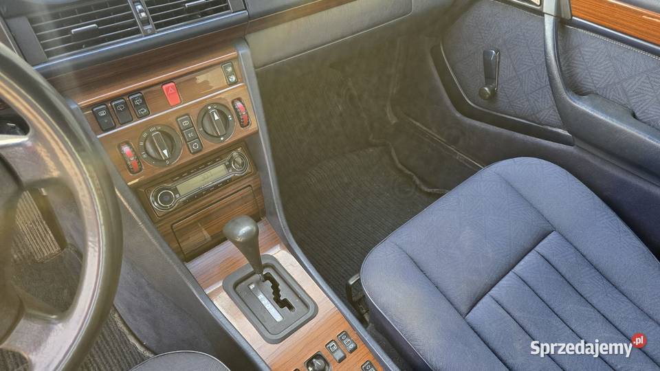 MERCEDES 124 KOMBI uszkodzony Nowy Świętów