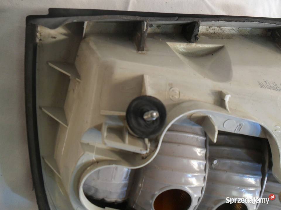 Opel Astra G lampa prawa tylna prawy tył osobowe wielkopolskie Nowy Tomyśl