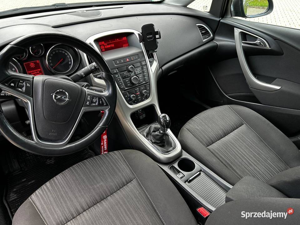 Opel Astra J 17 CDTI manualna Dukla