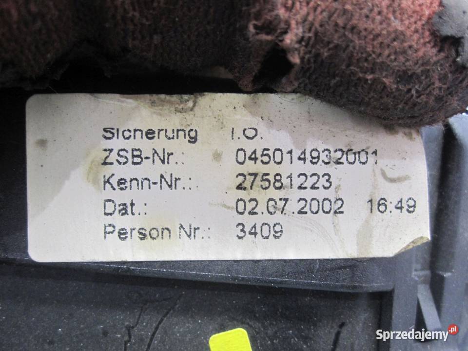 AUDI TT I 8N skrzynka bezpieczników 27581223