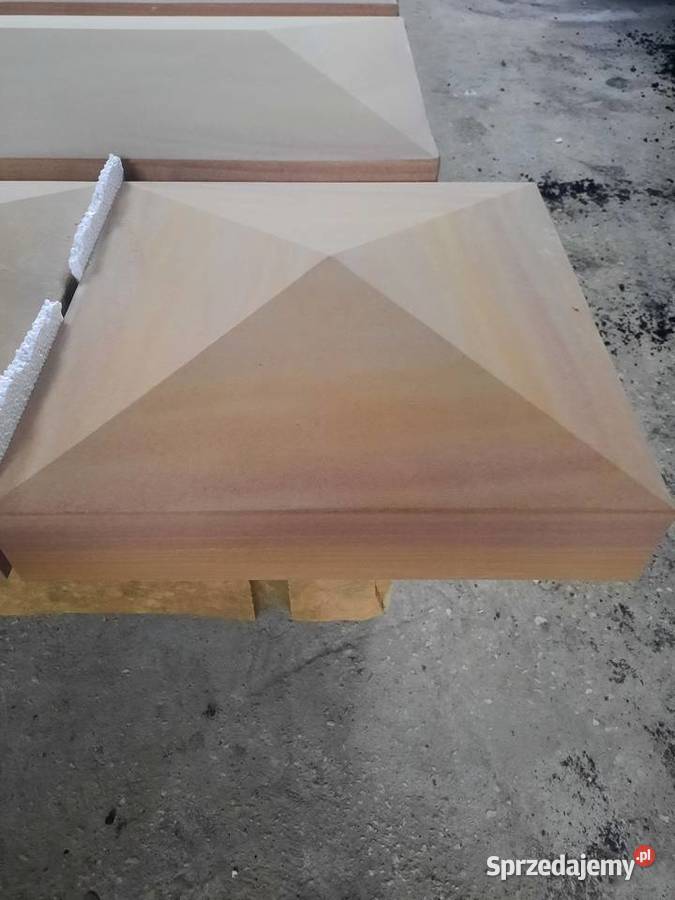 Daszki nakrywy z piaskowca Miedzna Drewniana