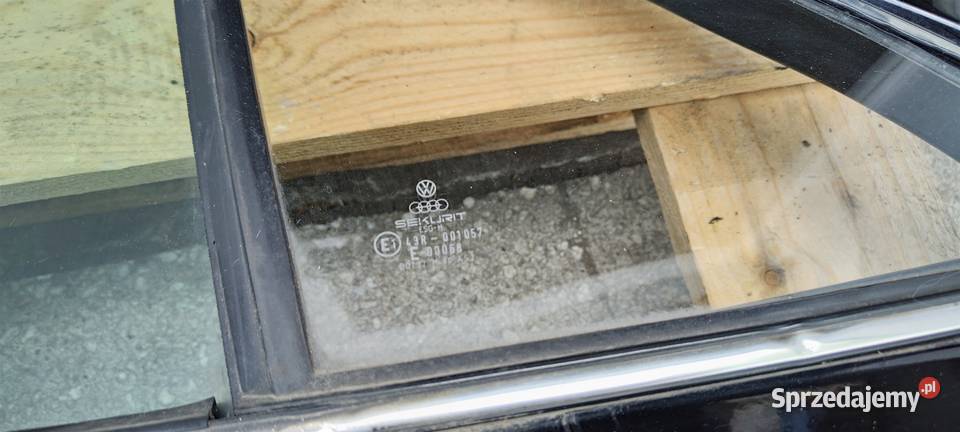 VW Golf 2 drzwi przednie prawe z dzieloną szybą